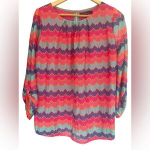 Calessa Size Medium Women’s Pink multicolor Blouse luxury lightweight swing top